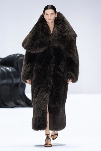 Look 5